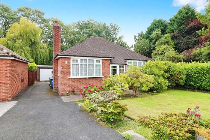 2 Bedroom Bungalow For Sale In Airedale Close, Cheadle, Greater Manchester, SK8