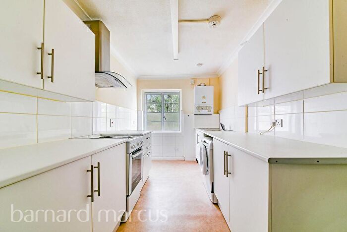 2 Bedroom Flat To Rent In Cross Road, Croydon, CR0