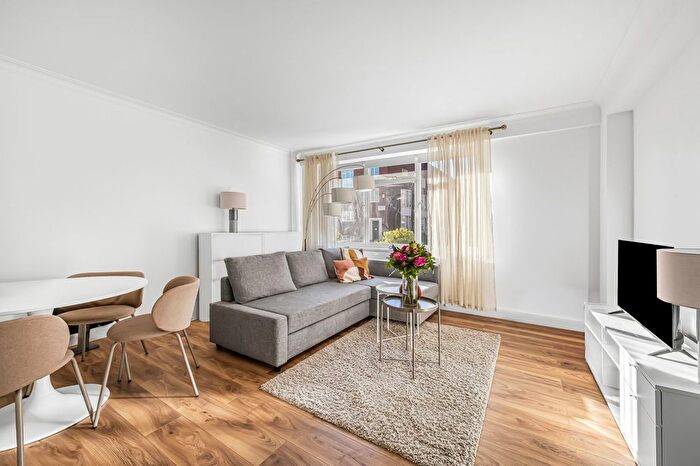 1 Bedroom Flat To Rent In Hyde Park Square, Connaught Village, W2