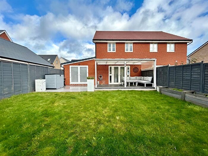 3 Bedroom Property To Rent In Wattle Road, Gilden Park, CM17