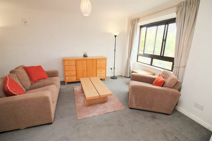 2 Bedroom Apartment To Rent In South Seventh Street, Central Milton Keynes, Milton Keynes, MK9