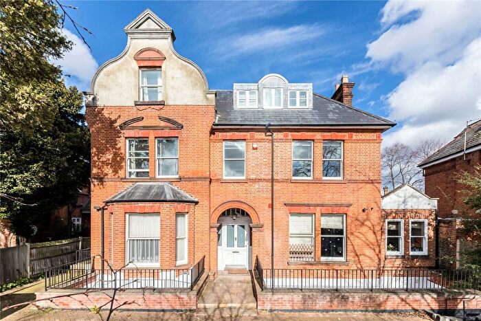 2 Bedroom Flat To Rent In West Hill, London, SW15