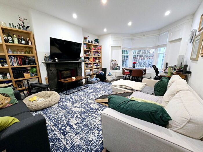 2 Bedroom Flat To Rent In Hillmarton Road, London, N7