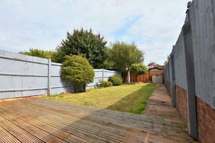 3 Bedroom Terraced House To Rent In Ruskin Walk Bromley, BR2