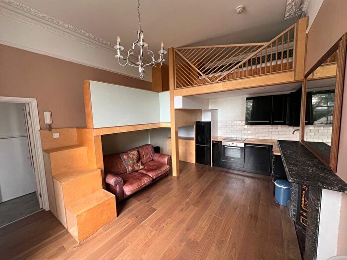 Studio To Rent In St. Aubyns, Hove, BN3