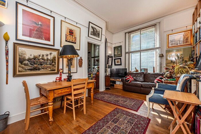 3 Bedroom Flat For Sale In Cromwell Road, London, SW5