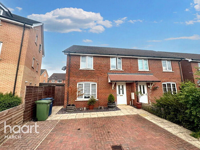 3 Bedroom Semi-Detached House For Sale In Lake Close, March, PE15