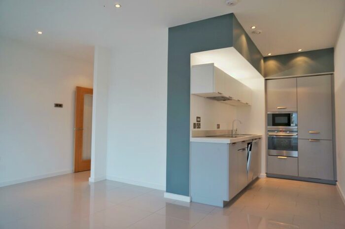 1 Bedroom Apartment To Rent In Apt . :: Ice Plant, M4