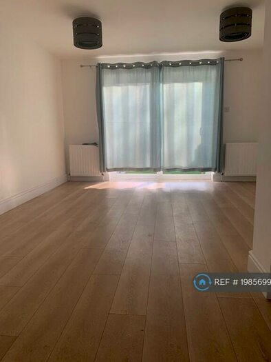 2 Bedroom Terraced House To Rent In Courtland Land Avenue, Ilford, IG1