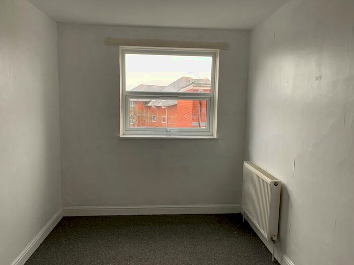 3 Bedroom Flat To Rent In The Mount, Romsey Road, Shirley, Southampton SO16