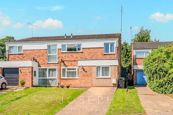 3 Bedroom Semi-Detached House For Sale In Neath Drive, Ipswich, IP2
