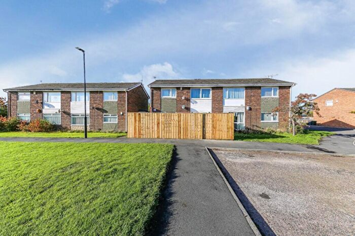 2 Bedroom Apartment For Sale In Bannockburn, Killingworth, NE12