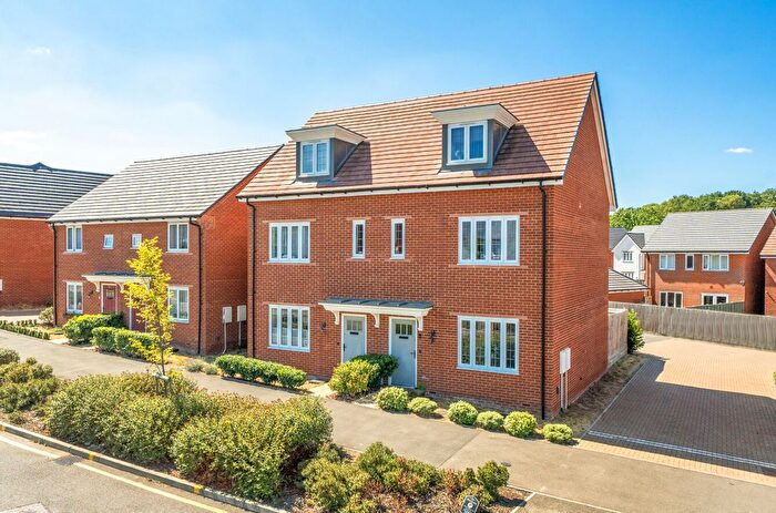 3 Bedroom Semi Detached House For Sale In St. Georges Park, Binfield, Bracknell, Berkshire, RG42