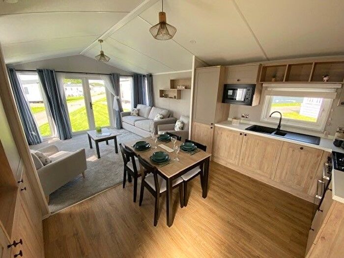 2 Bedroom Park Home For Sale In Fenny Bentley, Ashbourne, DE6