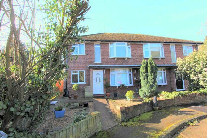 2 Bedroom Maisonette To Rent In Alghers Mead, Loughton, IG10
