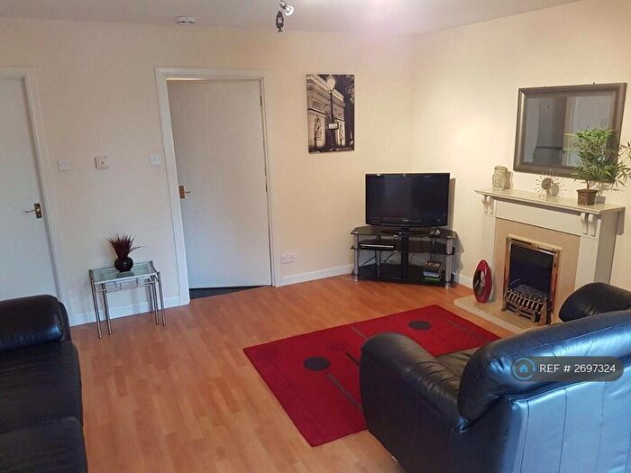 2 Bedroom Flat To Rent In Charles Street, Aberdeen, AB25