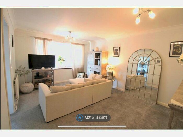 2 Bedroom Flat To Rent In Saxon Mill Lane, Tamworth, B79