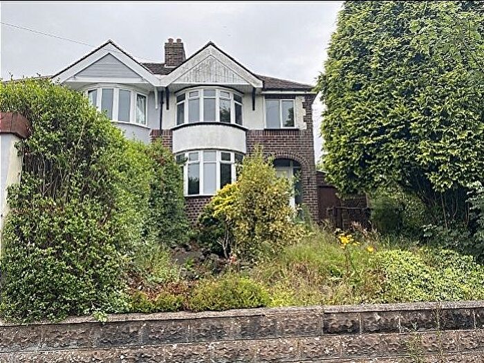 3 Bedroom Semi-Detached House To Rent In Pensnett Road, Dudley, DY1