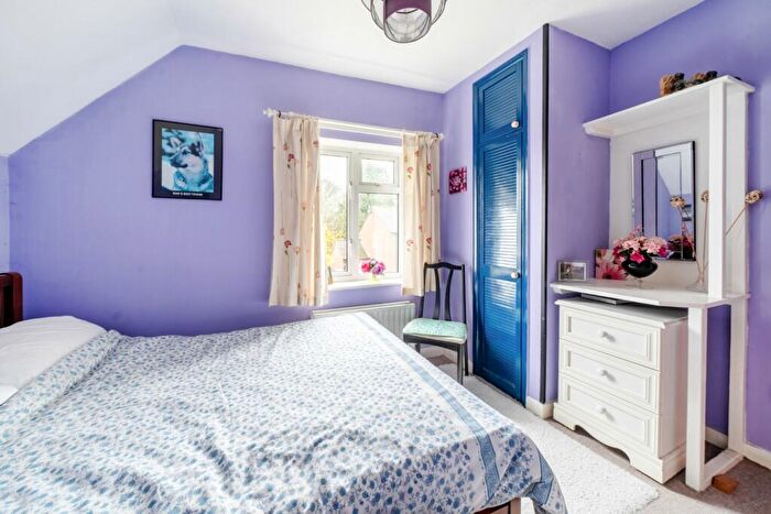 3 Bedroom End Of Terrace House For Sale In Franklin Road, Twyford, Winchester, Hampshire, SO21
