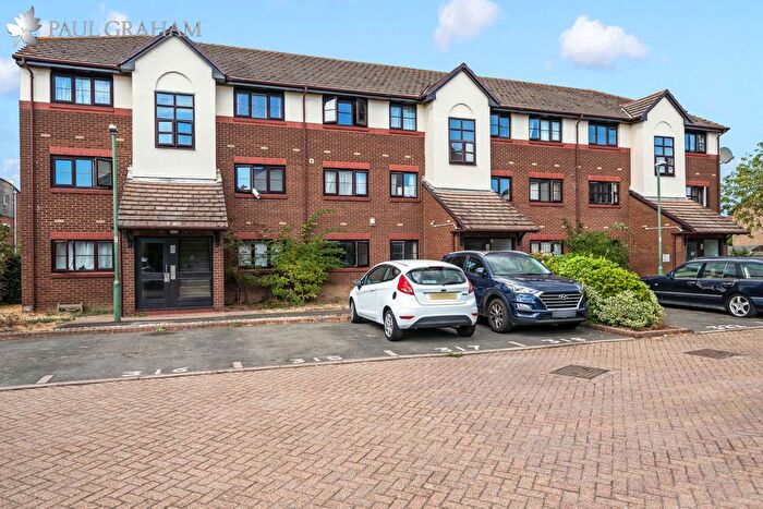 2 Bedroom Flat For Sale In Foxglove Way, Hackbridge, SM6
