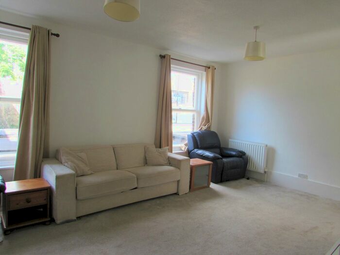 3 Bedroom Maisonette To Rent In High Street, Harrow Wealdstone, HA3