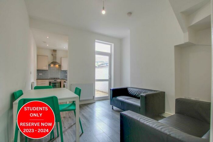 4 Bedroom Terraced House To Rent In Sheridan Street, LE2