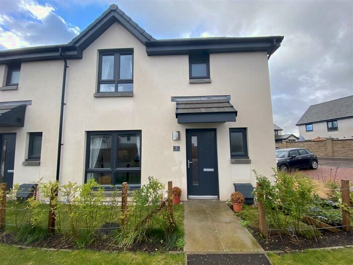 3 Bedroom Semi-Detached House To Rent In Kennaway Avenue, Perth, PH1