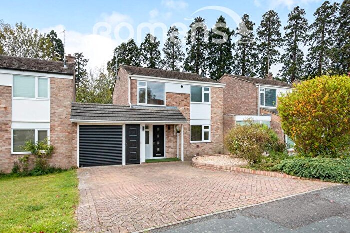 4 Bedroom Detached House To Rent In Holly Hedge Road, Frimley, Camberley, GU16