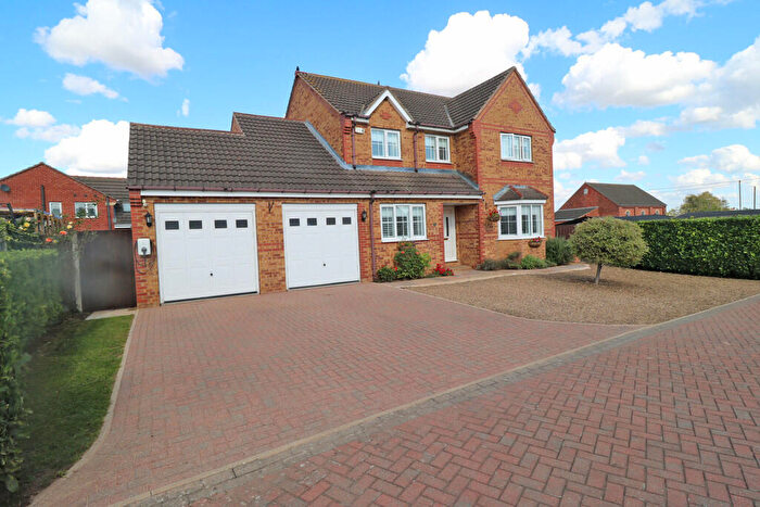 4 Bedroom Detached House For Sale In Westfield Garth, Ealand, DN17