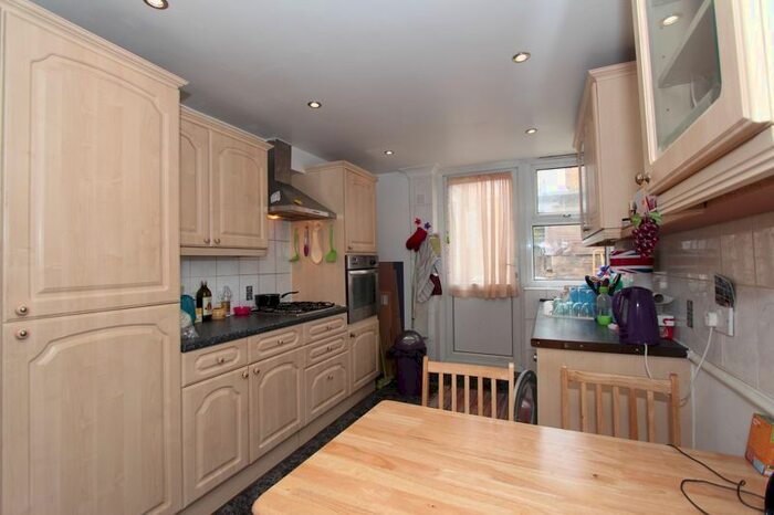 1 Bedroom Flat To Rent In Birkbeck Road, London, N17