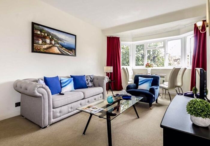 1 Bedroom Flat To Rent In Barons Court Road, London, W14