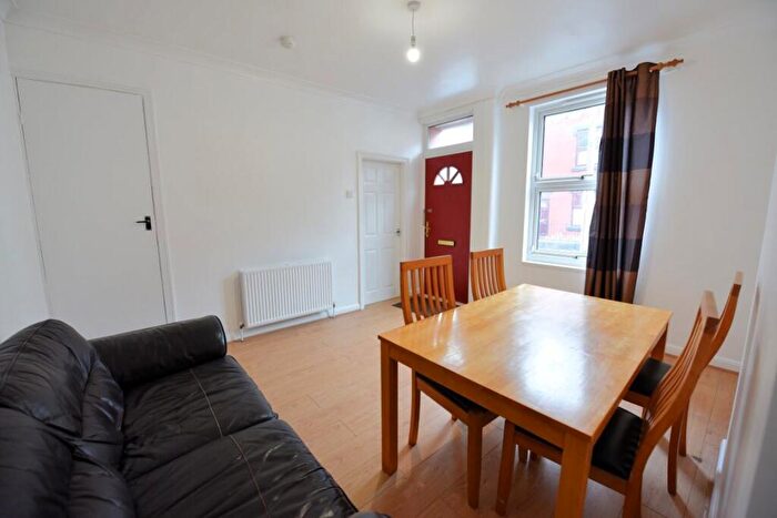 2 Bedroom House To Rent In Thornville Street, LS6