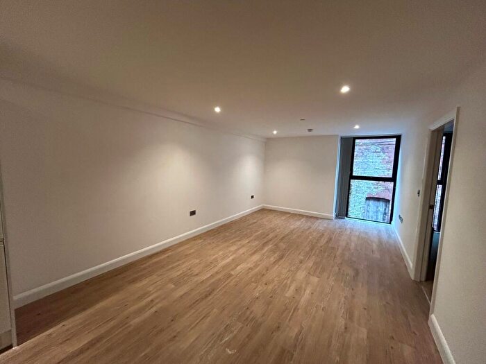 2 Bedroom Flat To Rent In The Maltings, DE14