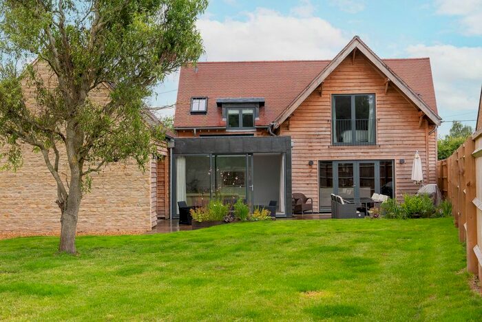 5 Bedroom Detached House For Sale In Sutton Lane, Sutton, OX29