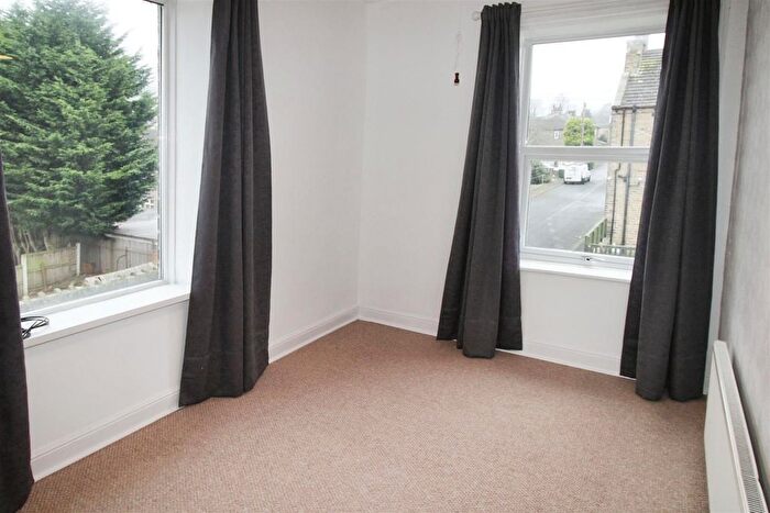 2 Bedroom End Of Terrace House To Rent In Cobden Street, Clayton, BD14