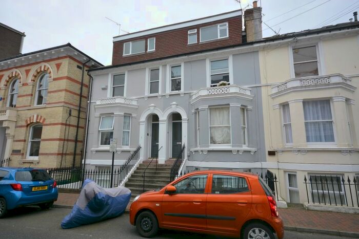 1 Bedroom Flat To Rent In Dudley Road, Tunbridge Wells, TN1