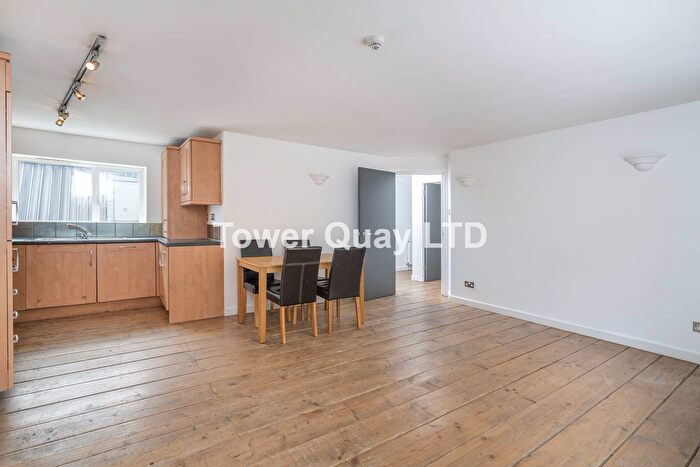 2 Bedroom Flat To Rent In Memel Street, Old Street, EC1Y