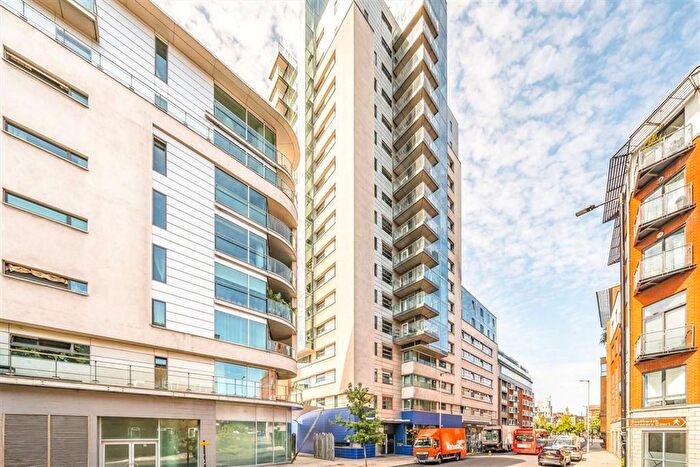 1 Bedroom Flat For Sale In Empire Square West, London Bridge, SE1