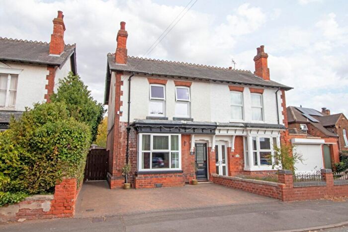 3 Bedroom Semi-Detached House For Sale In Grammar School Road, Brigg, DN20