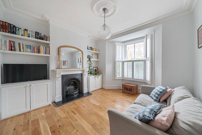 3 Bedroom Terraced House For Sale In Kiver Road, Upper Holloway, London, N19