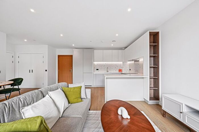1 Bedroom Flat To Rent In Hurlingham Waterfront, Carnwath Road, London, SW6