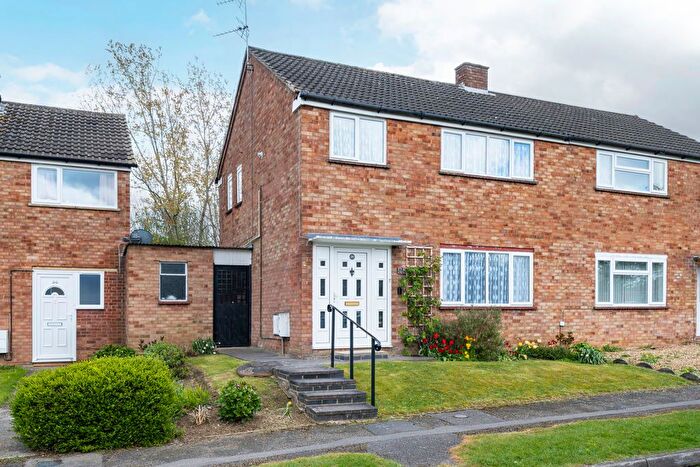 3 Bedroom Semi Detached House For Sale In Middlesex Drive, Bletchley, Milton Keynes, MK3