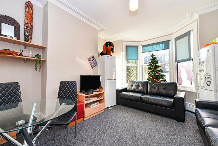 6 Bedroom End Of Terrace House To Rent In Ecclesall Road, Sheffield, S11