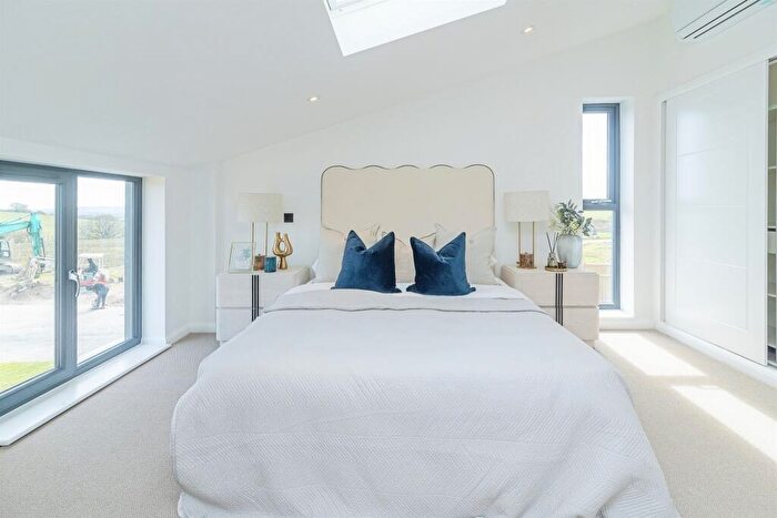 3 Bedroom Barn Conversion For Sale In Aylesbury Road, Rowsham, Aylesbury, HP22