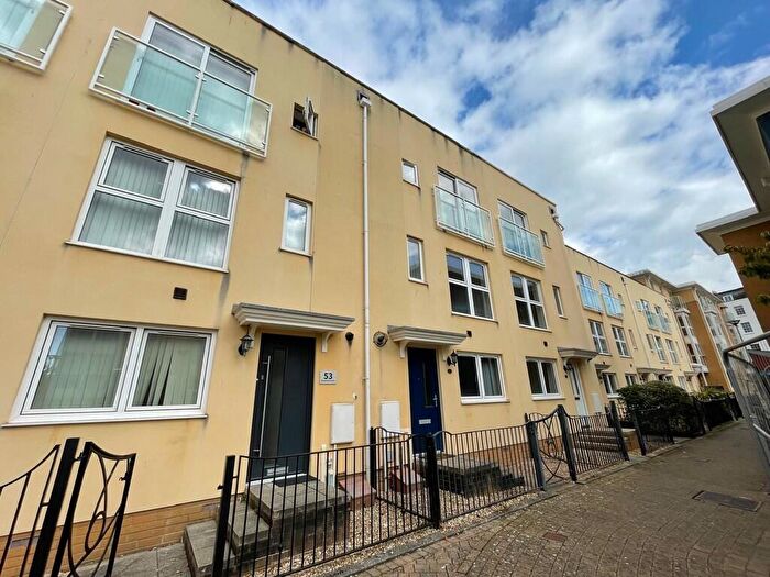 5 Bedroom Terraced House To Rent In Richmond Court, Exeter, EX4