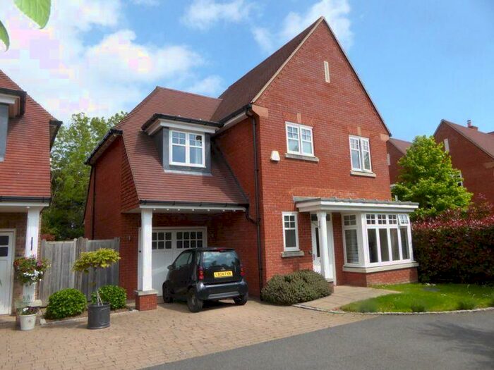3 Bedroom Detached House To Rent In Lucas Park Drive, Tadworth, KT20