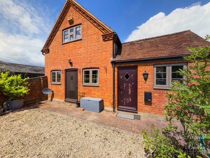 3 Bedroom Barn Conversion To Rent In Manor Farm, Barton Hartshorn, Buckingham, Buckinghamshire, MK18