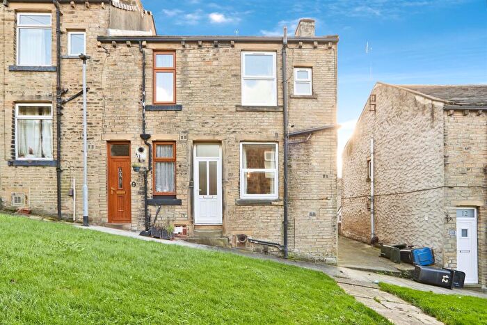 2 Bedroom End Of Terrace House For Sale In Dean Street, Haworth, Keighley, BD22