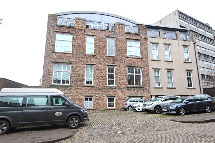 2 Bedroom Flat To Rent In Queen Charlotte Street, Leith, Edinburgh, EH6