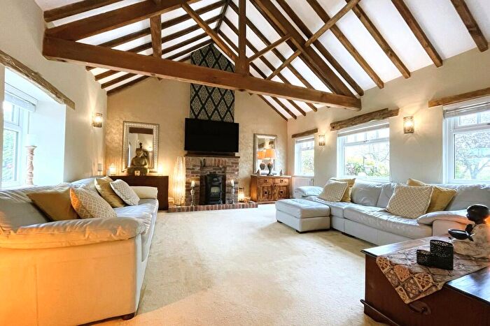 3 Bedroom Barn Conversion For Sale In Limestone Hill, Tickhill, Doncaster, DN11